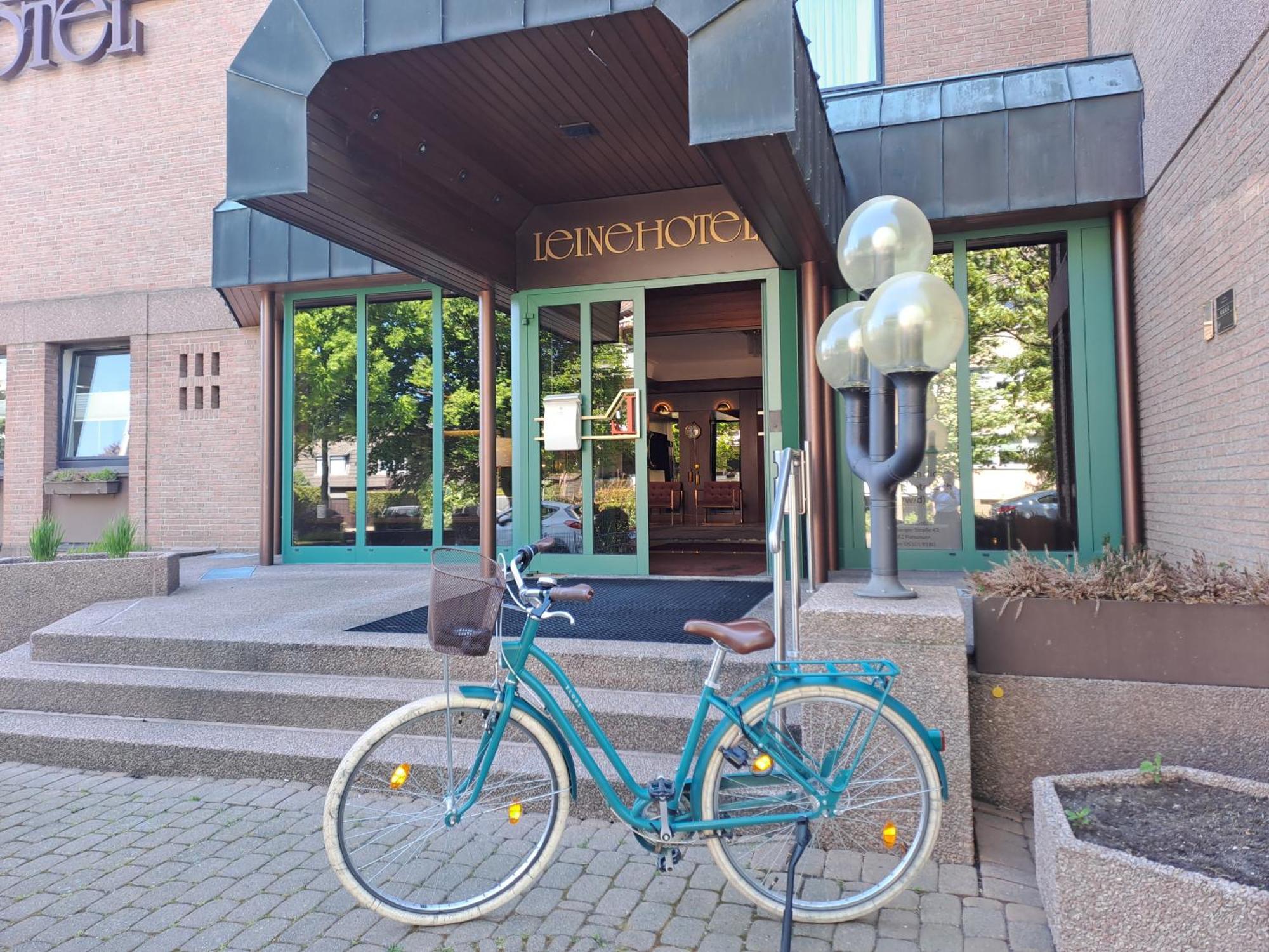 Leine Hotel Pattensen Exterior photo